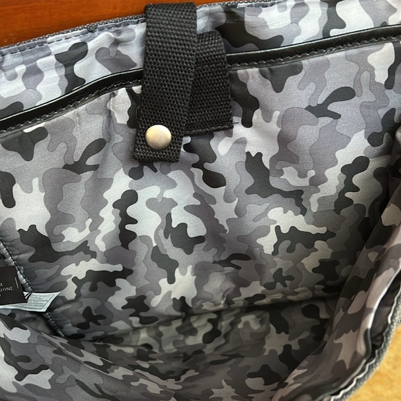 Kenneth Cole Reaction, Canvas laptop, book bag messenger bag NWOT gender neutral - Picture 12 of 17